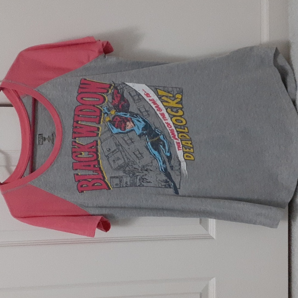 Marvel Black widow comic Graphic Sleep shirt or long t shirt. Juniors Large.
